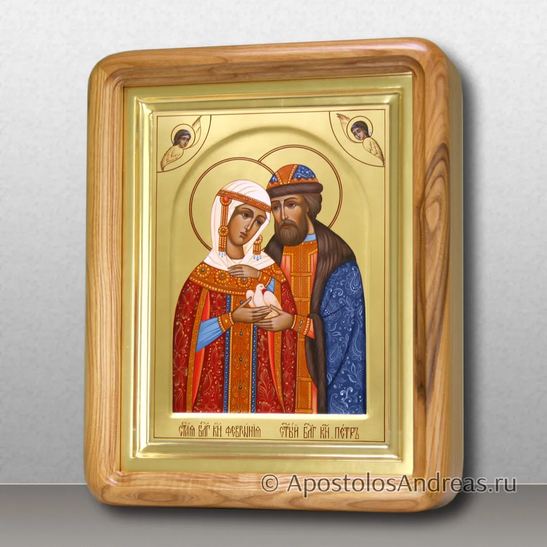 Икона в светлом киоте Петра и Февронии с арочным ковчегом и ангелами, [в киоте - 25х31], 2025 — образец № 54