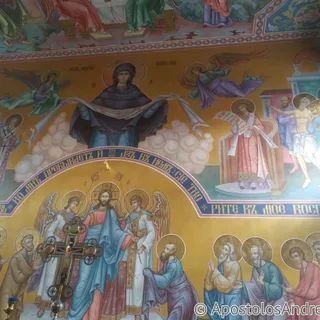 Роспись храма: стена: покров пресвятой богородицы